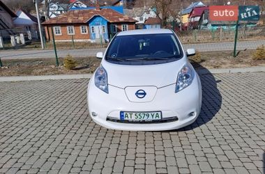 Хэтчбек Nissan Leaf 2014 в Надворной