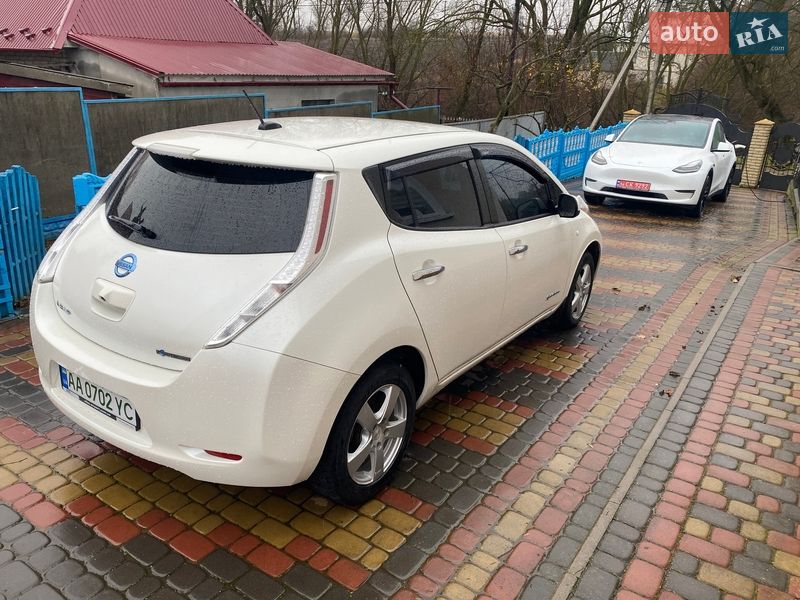 Хэтчбек Nissan Leaf 2016 в Тернополе