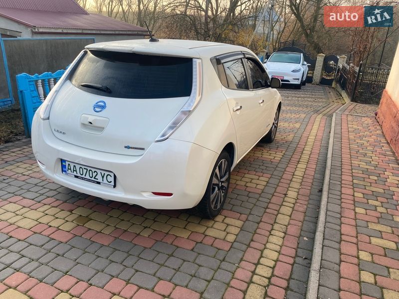 Хэтчбек Nissan Leaf 2016 в Тернополе