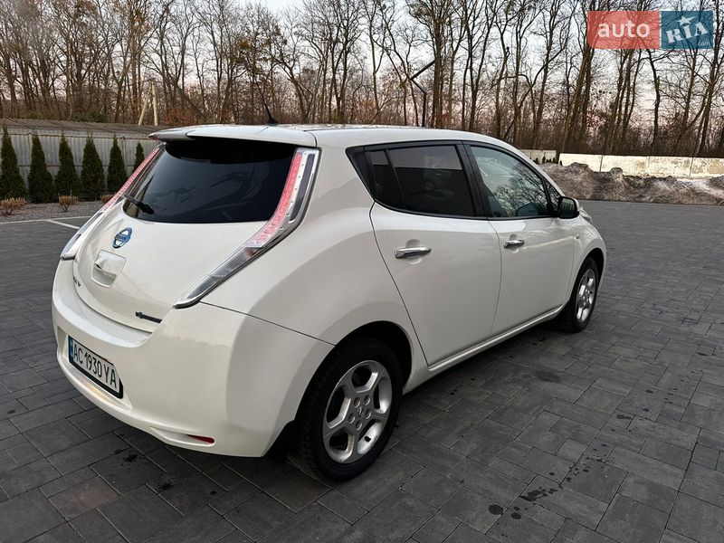 Хетчбек Nissan Leaf 2016 в Луцьку