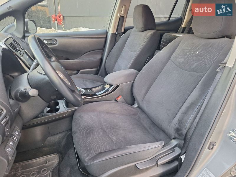Хэтчбек Nissan Leaf 2017 в Городке