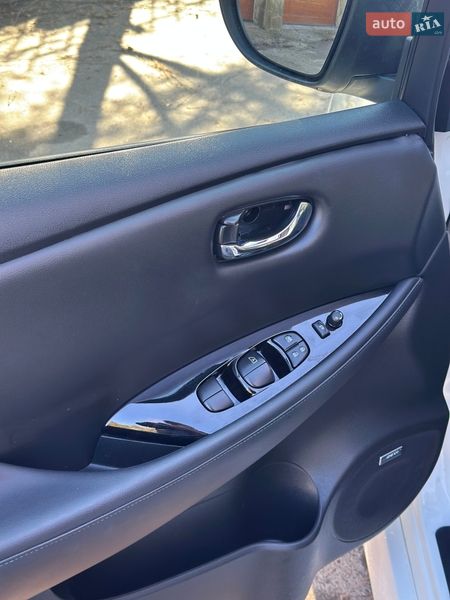 Хетчбек Nissan Leaf 2018 в Львові