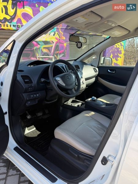 Хэтчбек Nissan Leaf 2016 в Каменец-Подольском