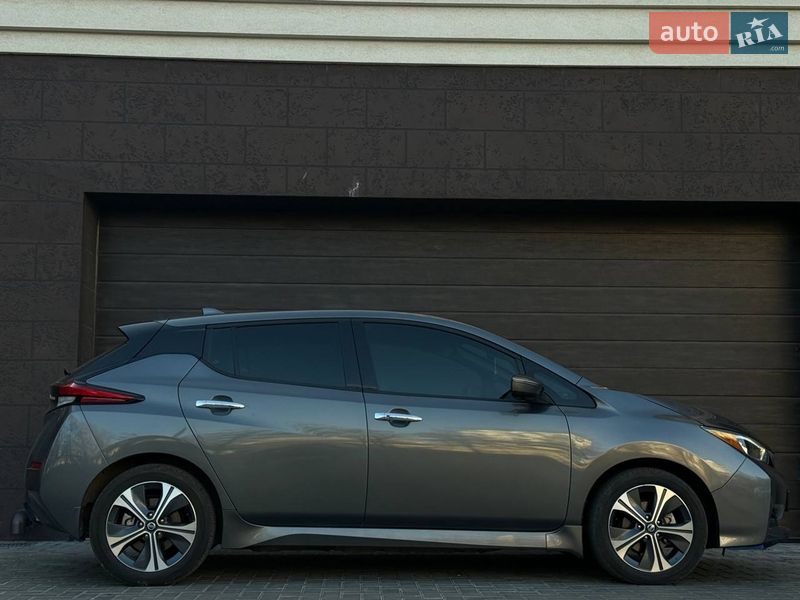 Хэтчбек Nissan Leaf 2020 в Николаеве