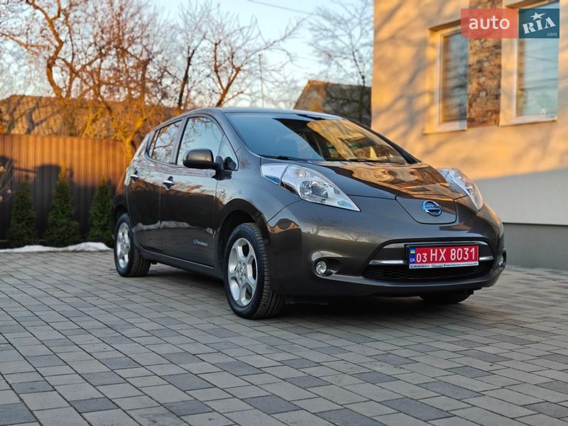 Хетчбек Nissan Leaf 2016 в Івано-Франківську
