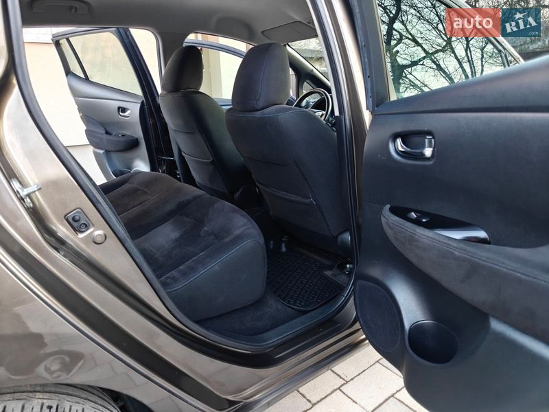 Хетчбек Nissan Leaf 2016 в Івано-Франківську