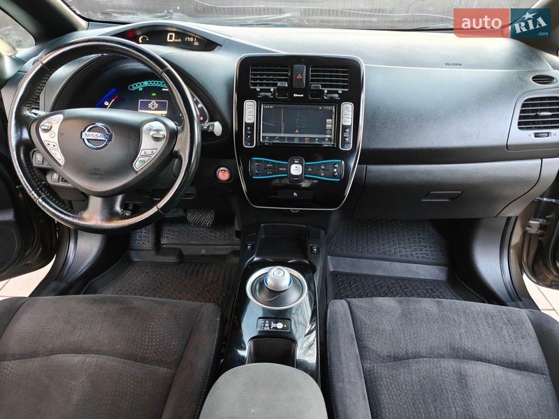 Хетчбек Nissan Leaf 2016 в Івано-Франківську