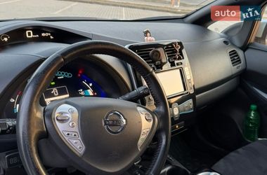 Хэтчбек Nissan Leaf 2015 в Львове