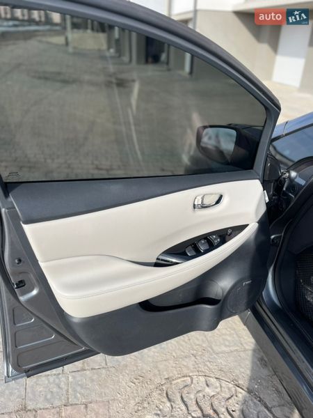 Хэтчбек Nissan Leaf 2018 в Тернополе