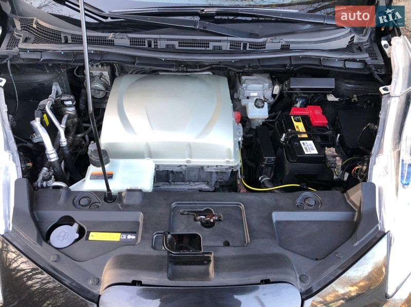 Хетчбек Nissan Leaf 2016 в Тернополі
