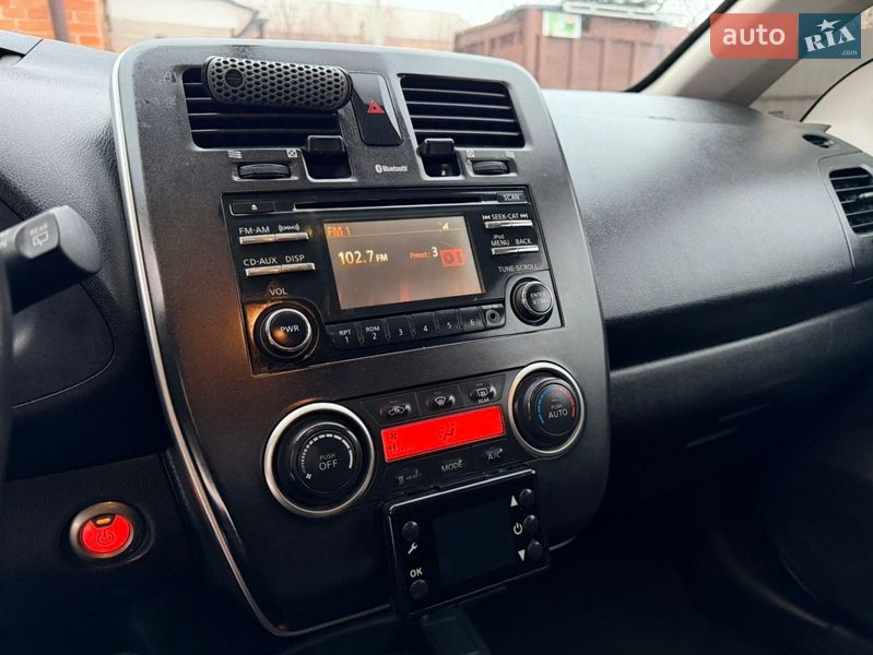 Хэтчбек Nissan Leaf 2014 в Любаре