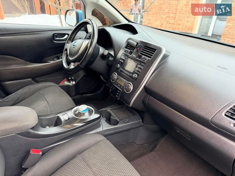 Хэтчбек Nissan Leaf 2014 в Любаре