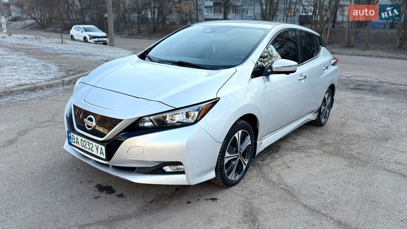 Хэтчбек Nissan Leaf 2018 в Кропивницком