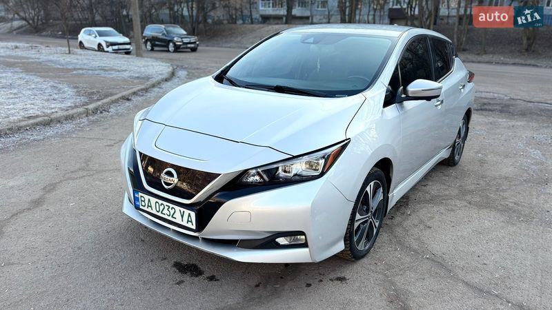 Хэтчбек Nissan Leaf 2018 в Кропивницком