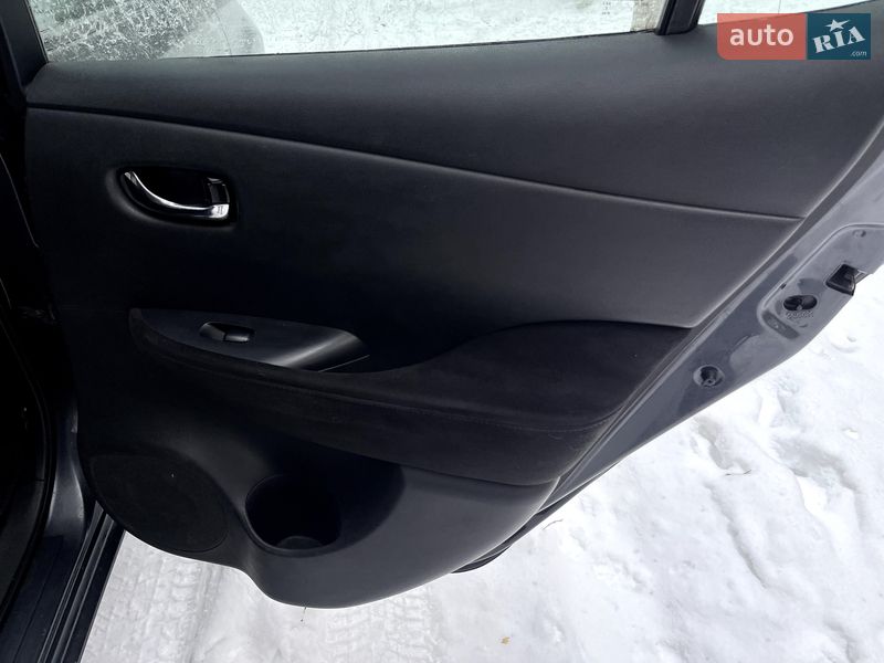 Хетчбек Nissan Leaf 2013 в Чернігові