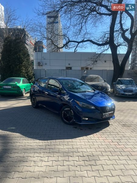 Хетчбек Nissan Leaf 2024 в Одесі
