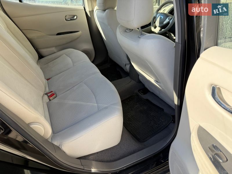 Хетчбек Nissan Leaf 2012 в Умані