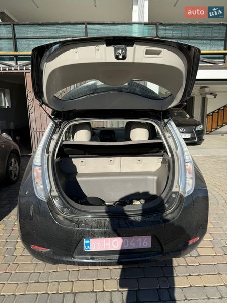 Хетчбек Nissan Leaf 2012 в Умані