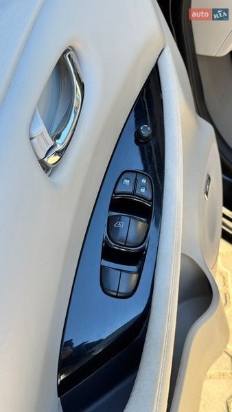 Хетчбек Nissan Leaf 2014 в Одесі