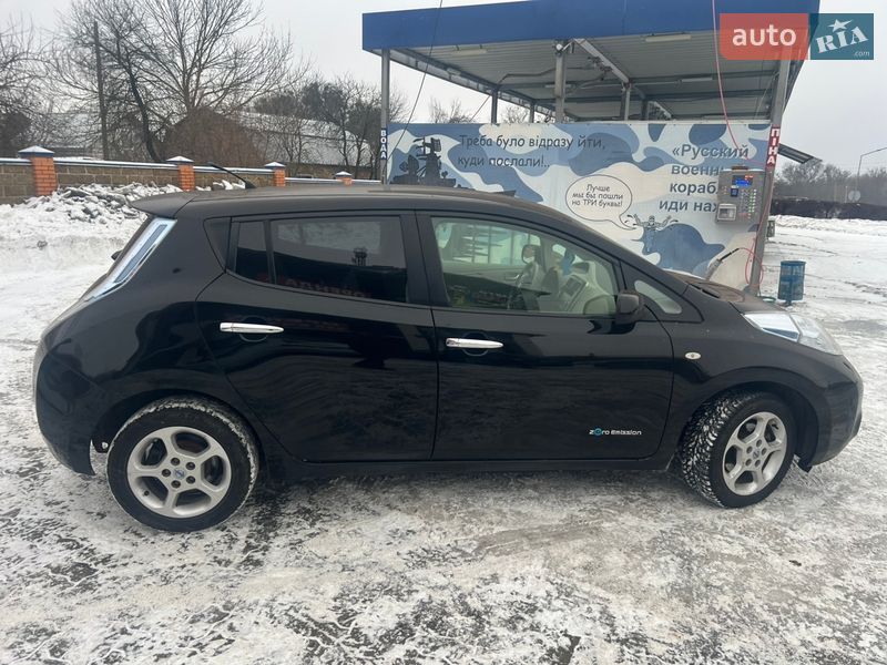 Хэтчбек Nissan Leaf 2011 в Владимире