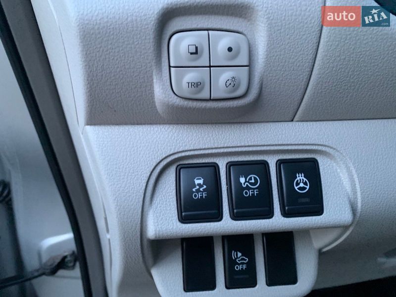 Хэтчбек Nissan Leaf 2011 в Гнивани