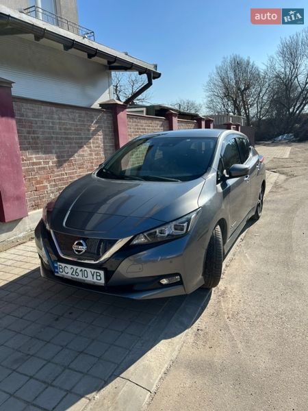 Хэтчбек Nissan Leaf 2017 в Львове