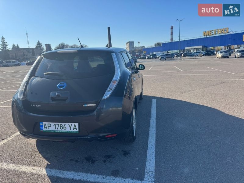 Хэтчбек Nissan Leaf 2015 в Житомире