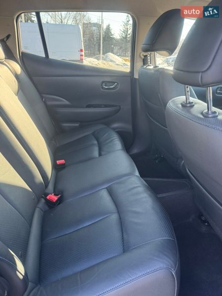 Хэтчбек Nissan Leaf 2015 в Житомире