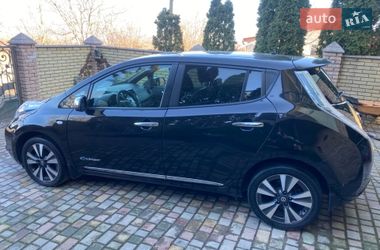 Хэтчбек Nissan Leaf 2014 в Черновцах