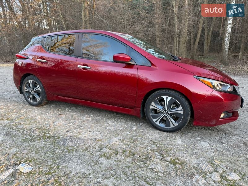 Хэтчбек Nissan Leaf 2020 в Киеве