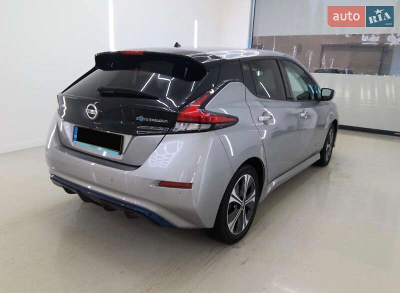 Хэтчбек Nissan Leaf 2020 в Хмельницком