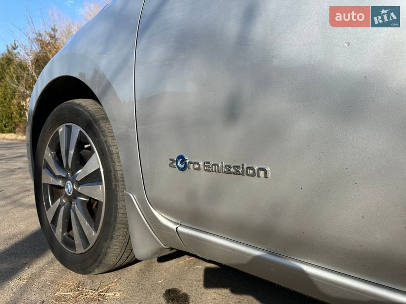 Хэтчбек Nissan Leaf 2013 в Ровно