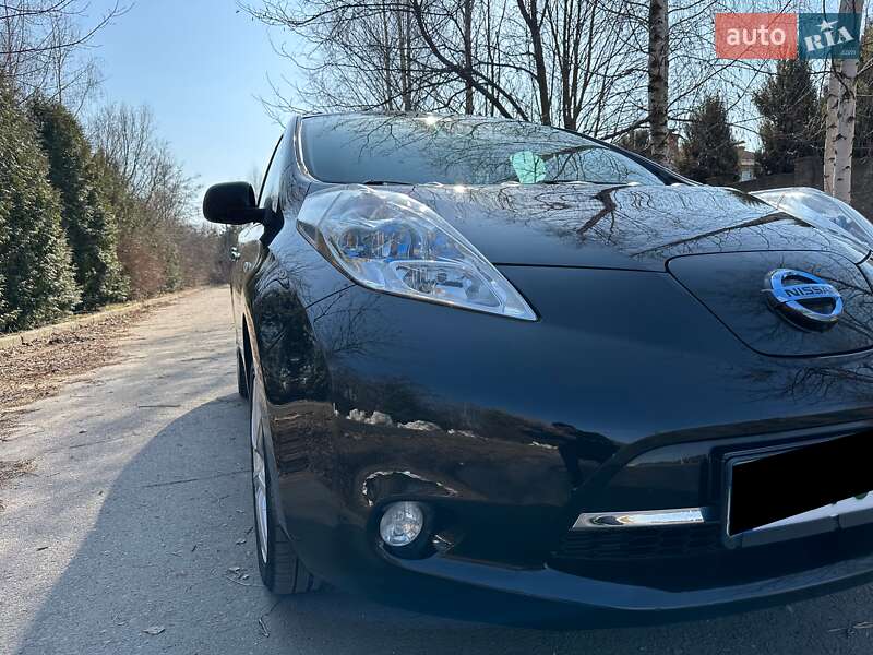Хэтчбек Nissan Leaf 2014 в Ровно