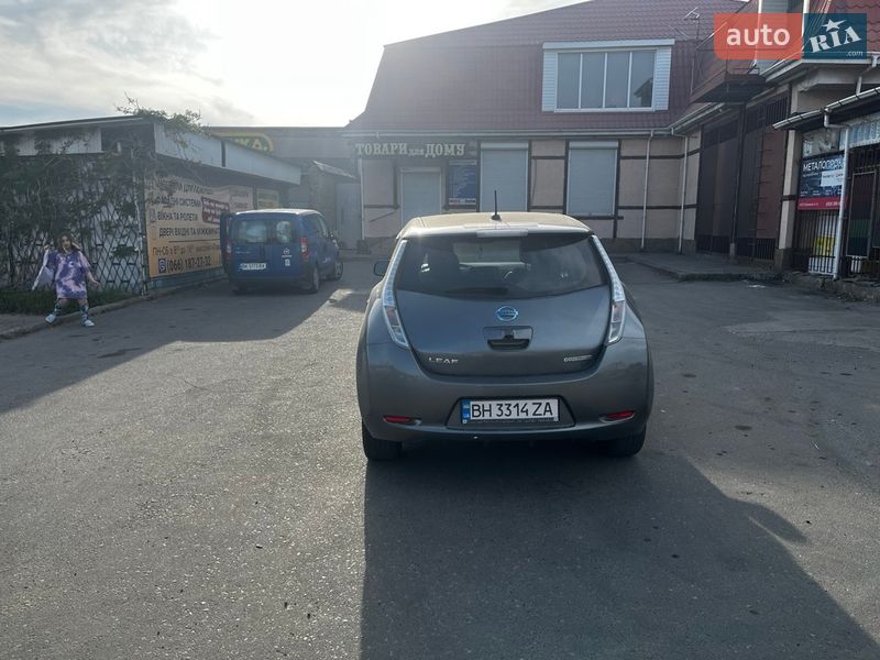 Хэтчбек Nissan Leaf 2014 в Одессе