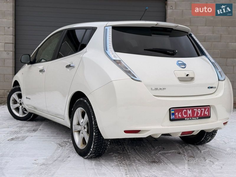 Хетчбек Nissan Leaf 2014 в Сарнах