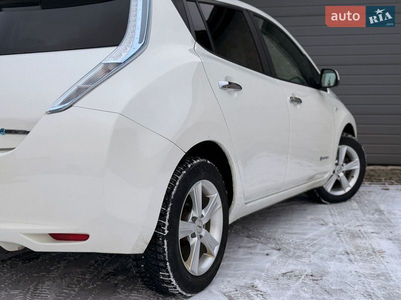 Хетчбек Nissan Leaf 2014 в Сарнах