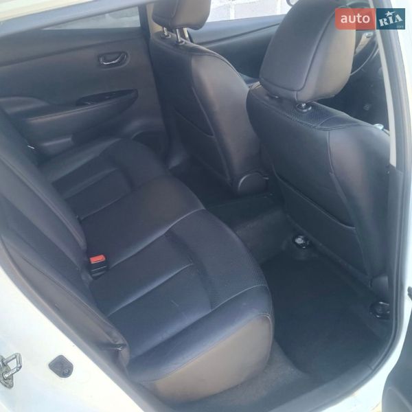 Хетчбек Nissan Leaf 2013 в Запоріжжі