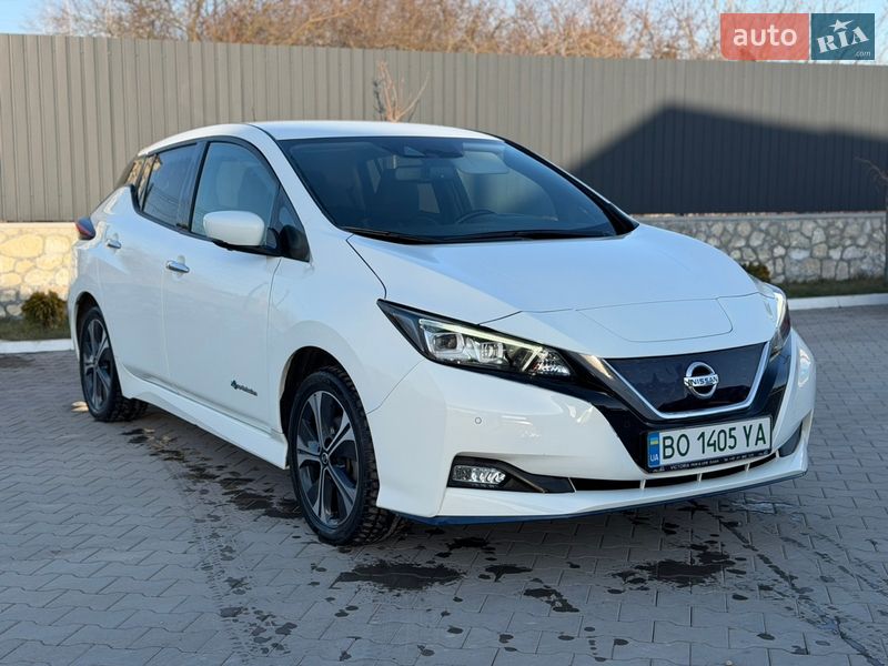 Хэтчбек Nissan Leaf 2021 в Тернополе