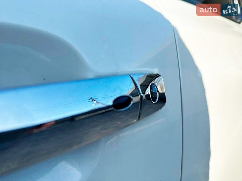 Хэтчбек Nissan Leaf 2018 в Днепре