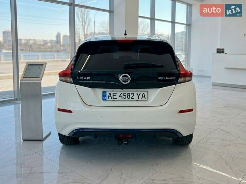 Хэтчбек Nissan Leaf 2018 в Днепре
