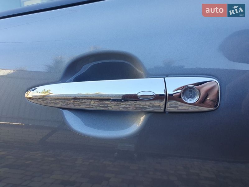 Хетчбек Nissan Leaf 2014 в Горі