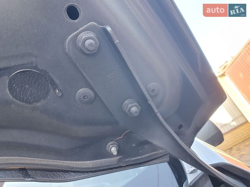 Хетчбек Nissan Leaf 2014 в Горі