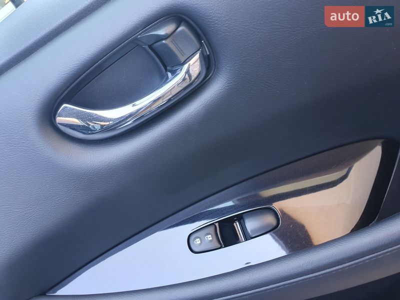 Хетчбек Nissan Leaf 2014 в Горі