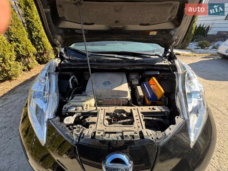 Хэтчбек Nissan Leaf 2013 в Киеве