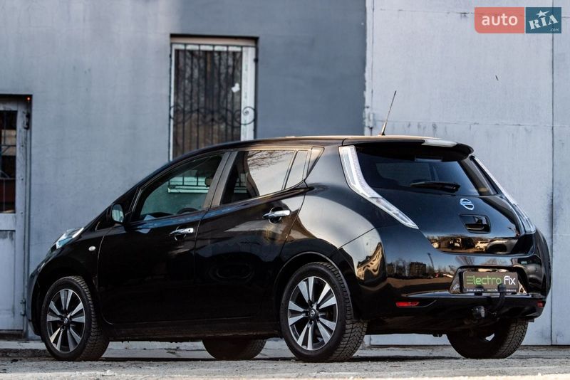 Хэтчбек Nissan Leaf 2017 в Львове