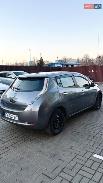 Хэтчбек Nissan Leaf 2015 в Черкассах