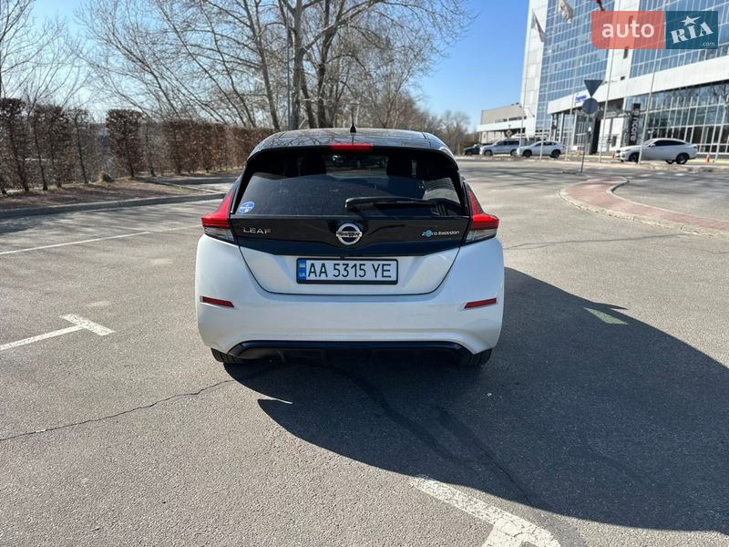 Хетчбек Nissan Leaf 2017 в Києві