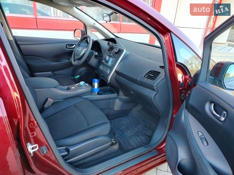 Хэтчбек Nissan Leaf 2017 в Ровно