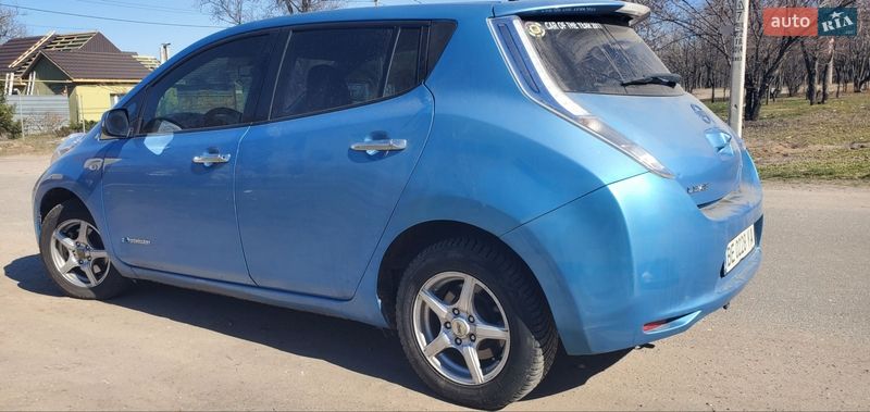 Хетчбек Nissan Leaf 2012 в Миколаєві