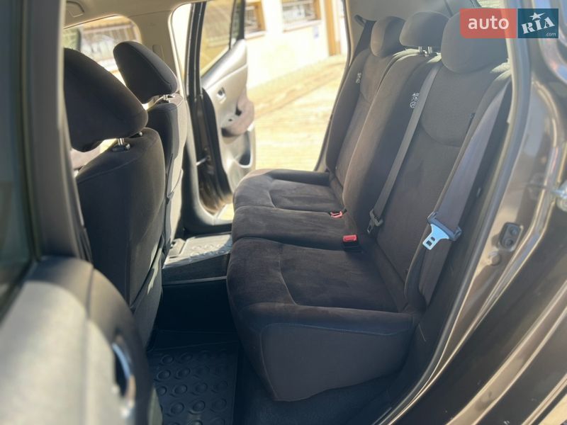 Хетчбек Nissan Leaf 2016 в Трускавці